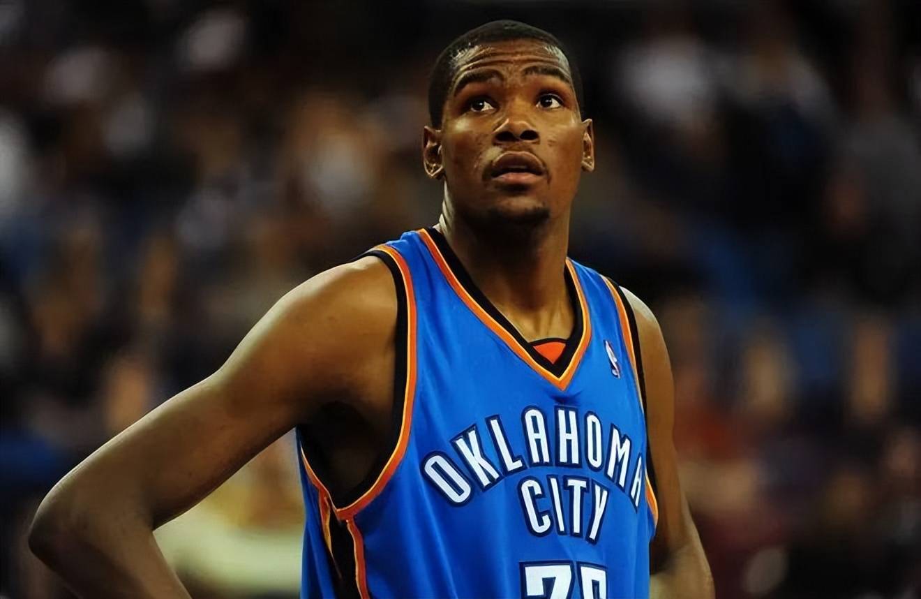 杜兰特迎来十五赛季高光表现，DWG球迷沸腾！的简单介绍