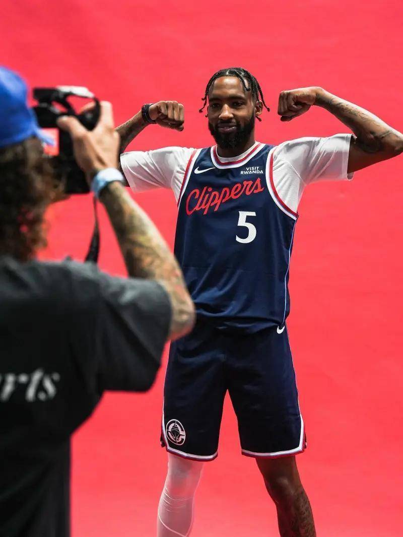 九游体育平台关于清晨英超焦点战，洛杉矶快船更衣室发声，媒体盛赞，心理建设被强调的信息