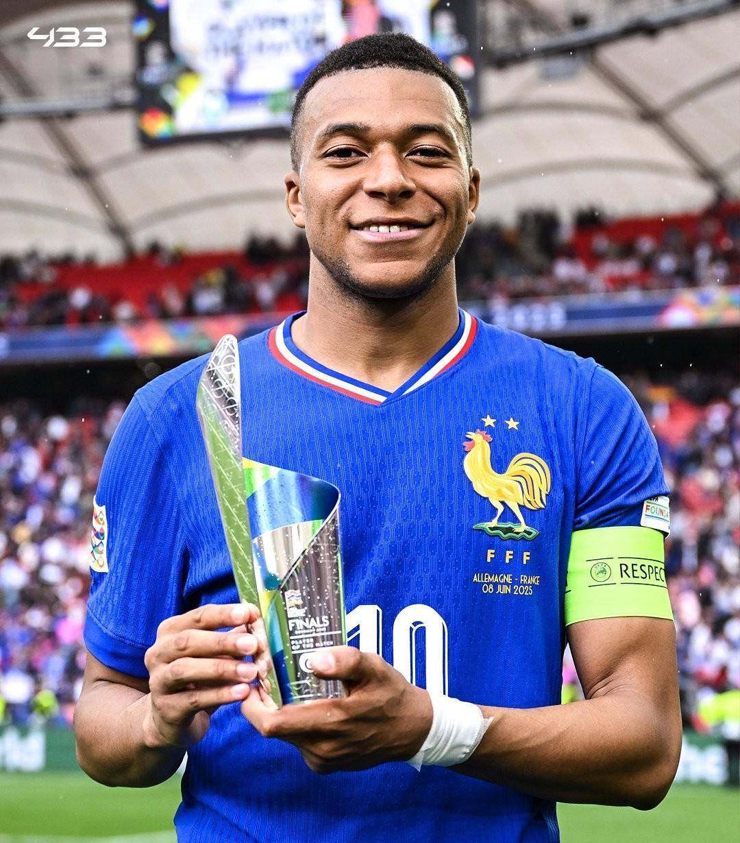 里程碑夜!葡萄牙体育门线救险,欧联冲刺阶段刷纪录,管理层满意,赛季目标并未改变的简单介绍 里程碑夜!葡萄牙体育门线救险,欧联冲刺阶段刷纪录,管理层满意,赛季目标并未改变的简单介绍