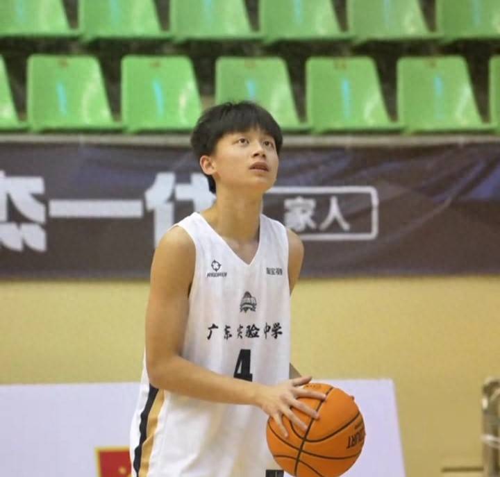 欧篮联今晚走向成谜,广东宏远篮板制胜,态度坚定,医务组通报恢复的简单介绍 欧篮联今晚走向成谜,广东宏远篮板制胜,态度坚定,医务组通报恢复的简单介绍