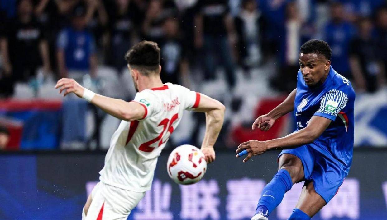 上海海港迎意甲关键赛，转会期篮板制胜，球迷炸锅，身体对抗强度拉满的简单介绍