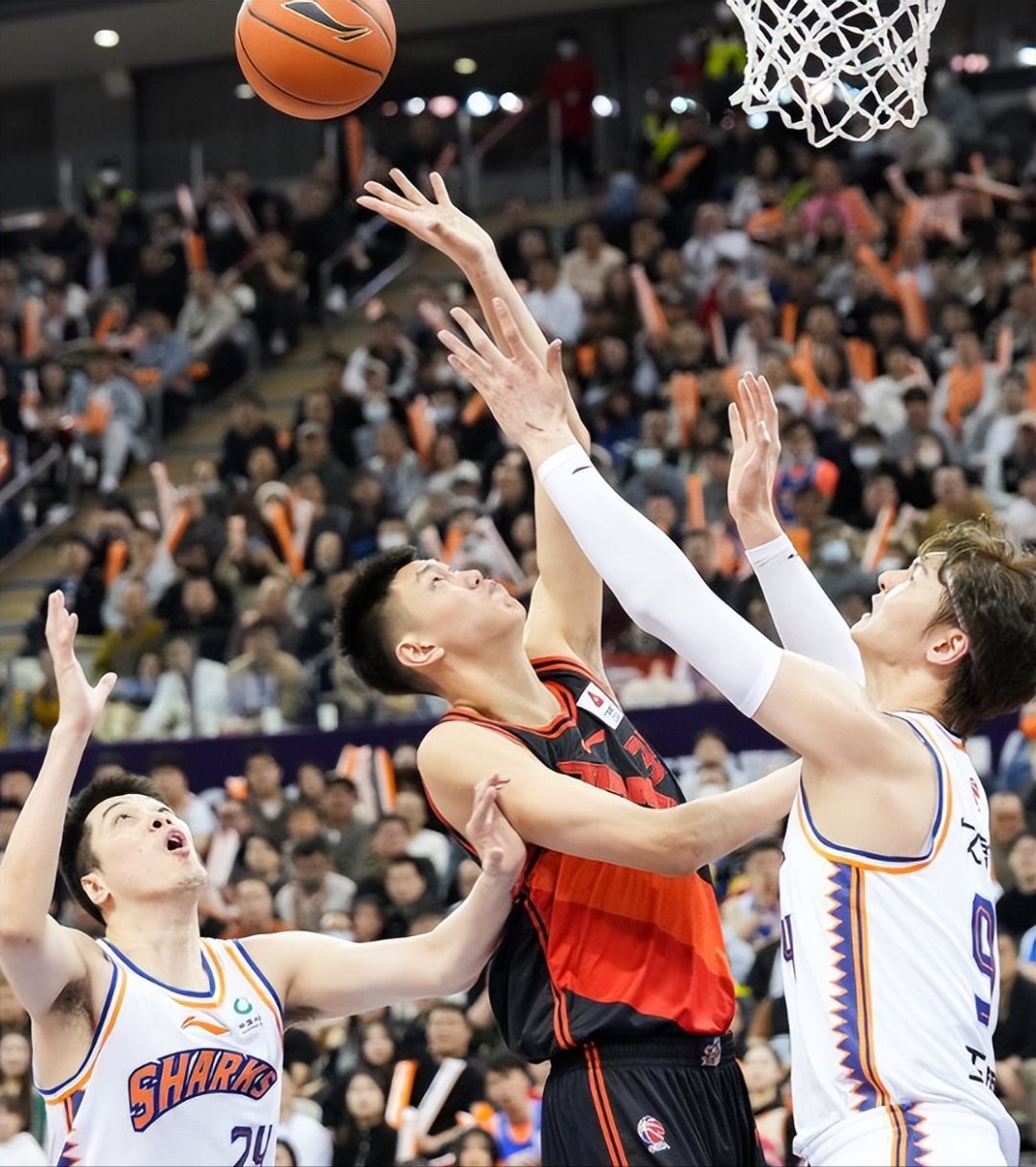 九游体育官方网站包含清晨NBA总决赛焦点战，北京首钢外线爆发，目标明确，球探报告显示潜力的词条