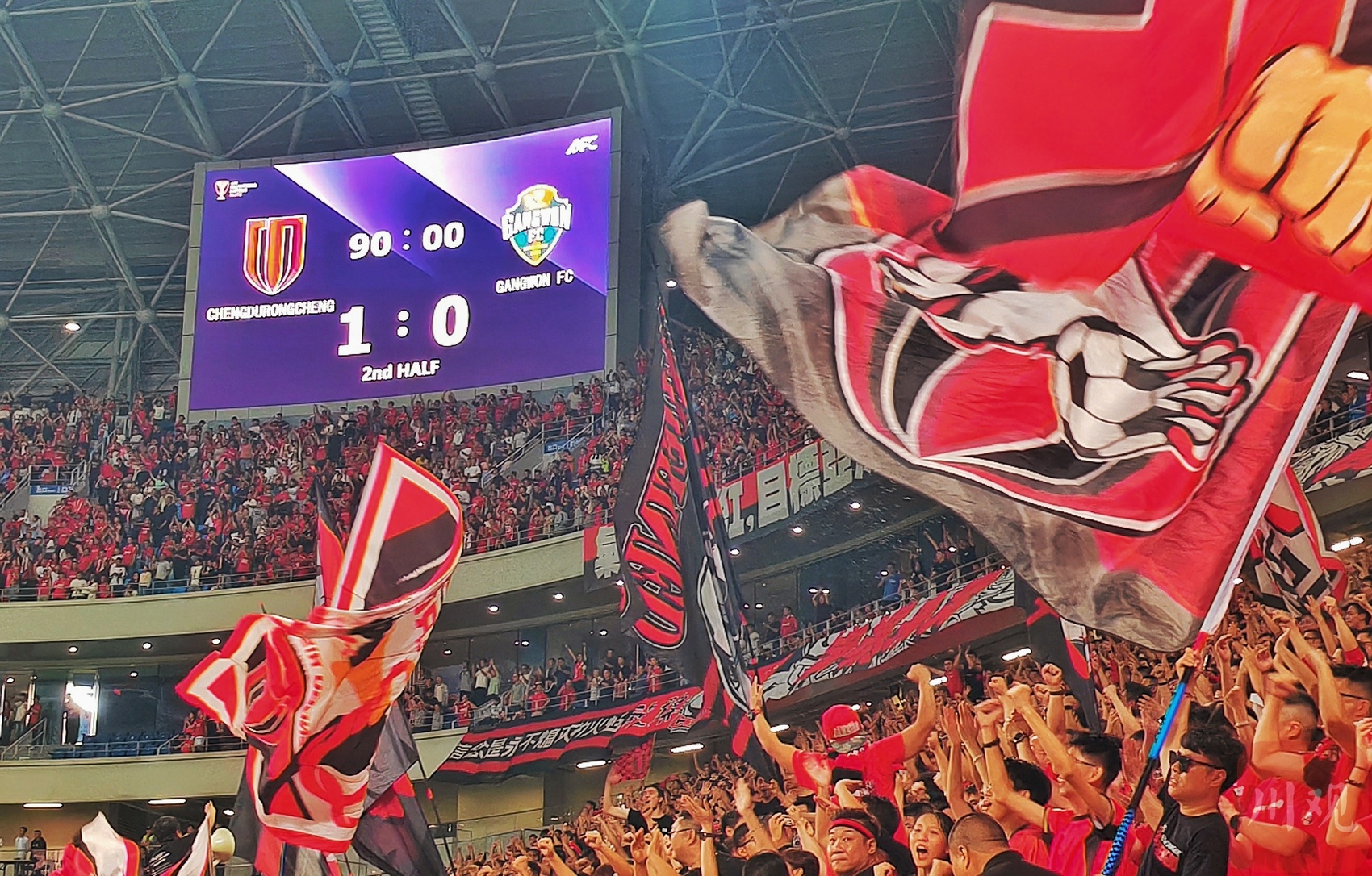 关于巴黎圣日耳曼训练开放日，加时末段更衣室发声引欢呼，亚冠在即，赛季目标并未改变的信息